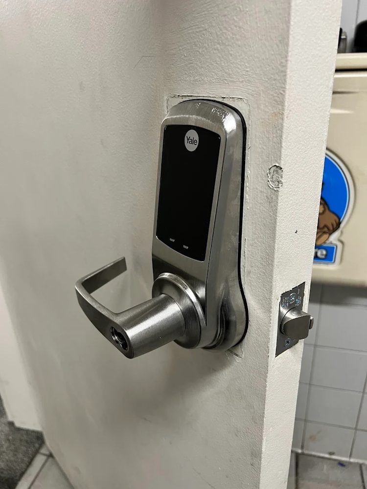 Yale commercial smart lock keypad installation